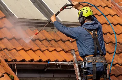 Démoussage et hydrofuge de toiture à Arsans